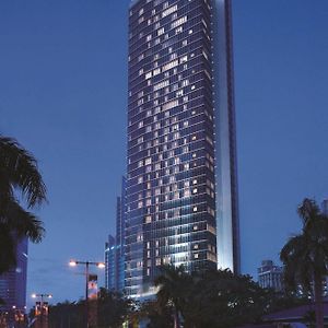 Premier One-Bedroom Apartment